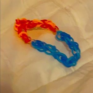 I’m selling an ice and fire rainbow loom